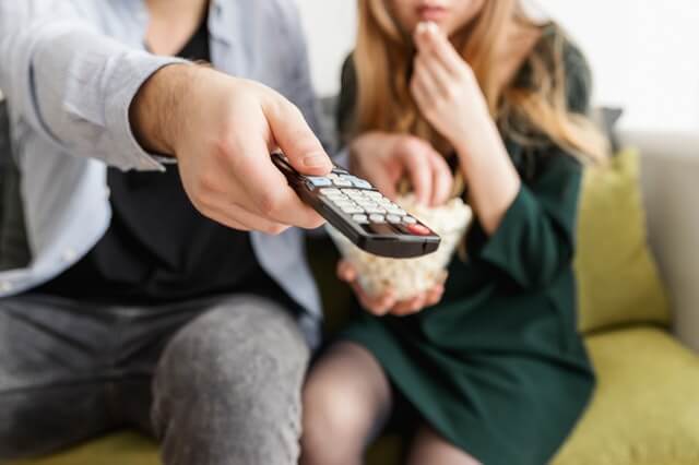 おすすめ英語勉強方法 - 日常生活が舞台となる映画やドラマを見る